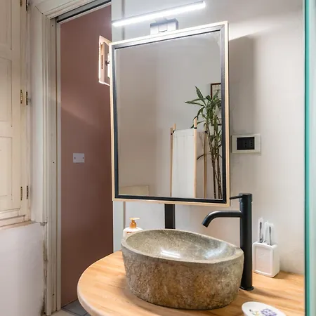 Warm Walls - The Mini Apartman *